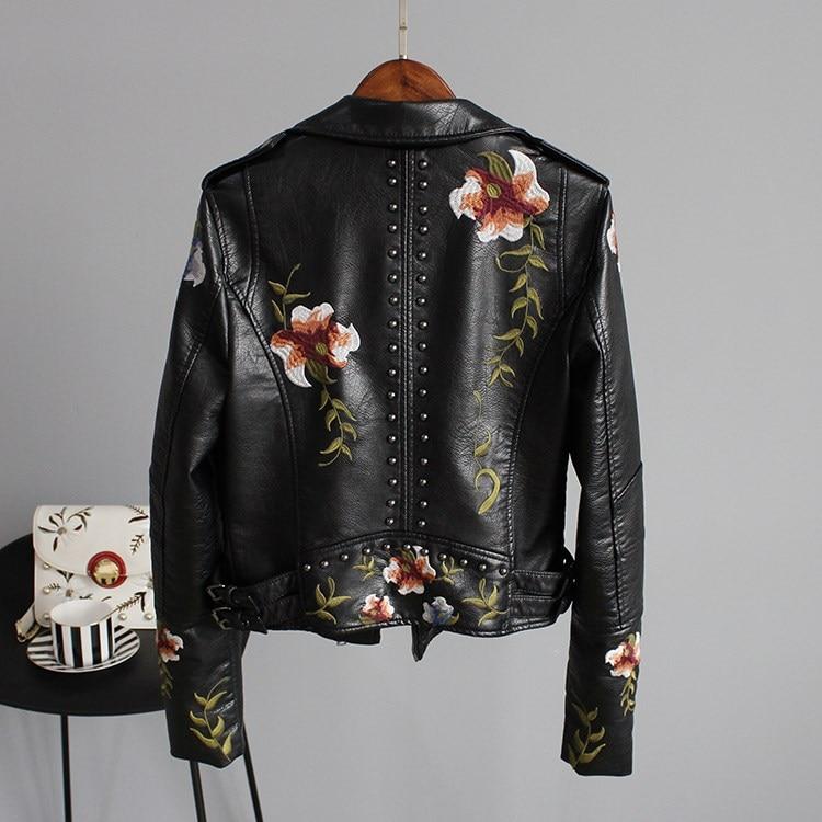 Selena – Jacke mit auffälliger Blumenstickerei