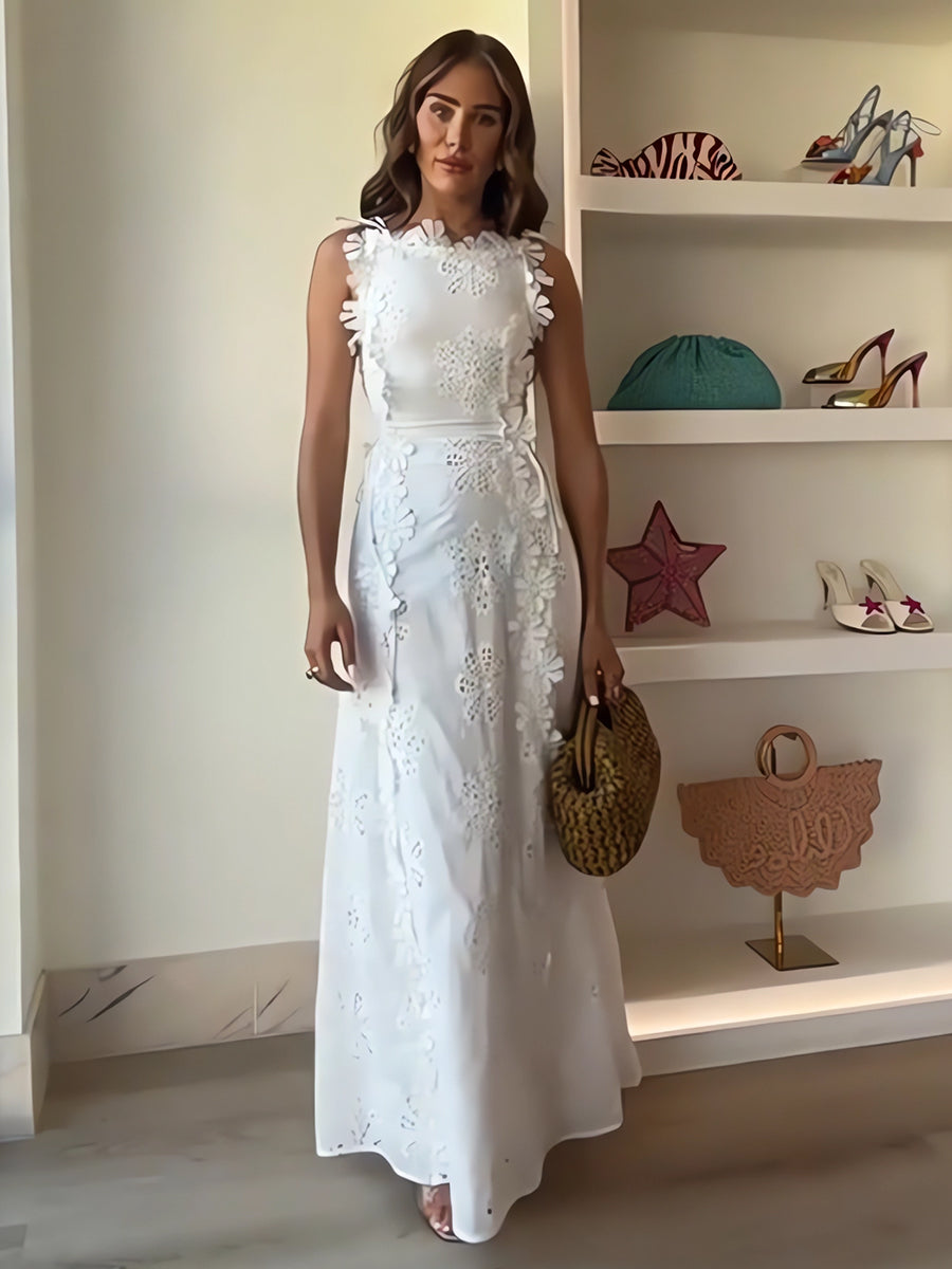 Éliora – Langes Kleid mit gebundenen Trägern und floralen Spitzenmuster