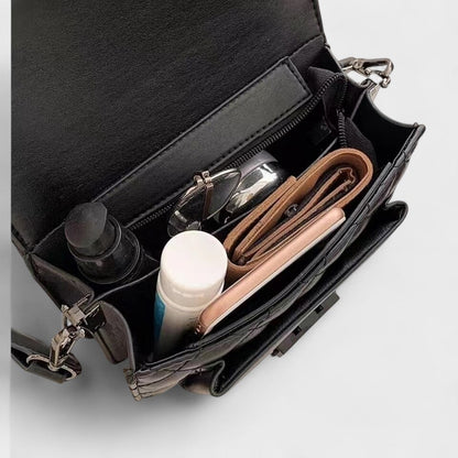 Nora. – Klassische Schultertasche mit mehreren Fächern