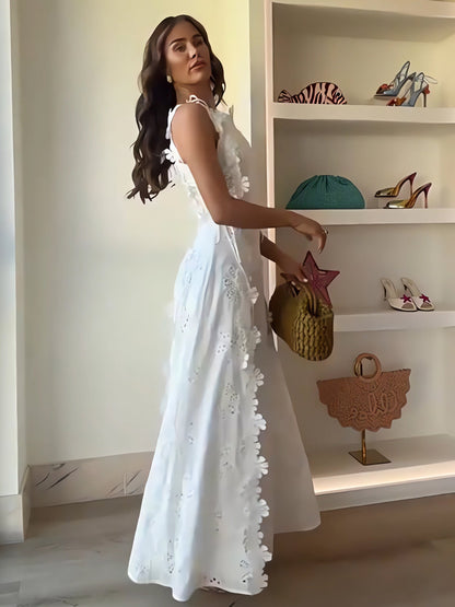 Éliora – Langes Kleid mit gebundenen Trägern und floralen Spitzenmuster