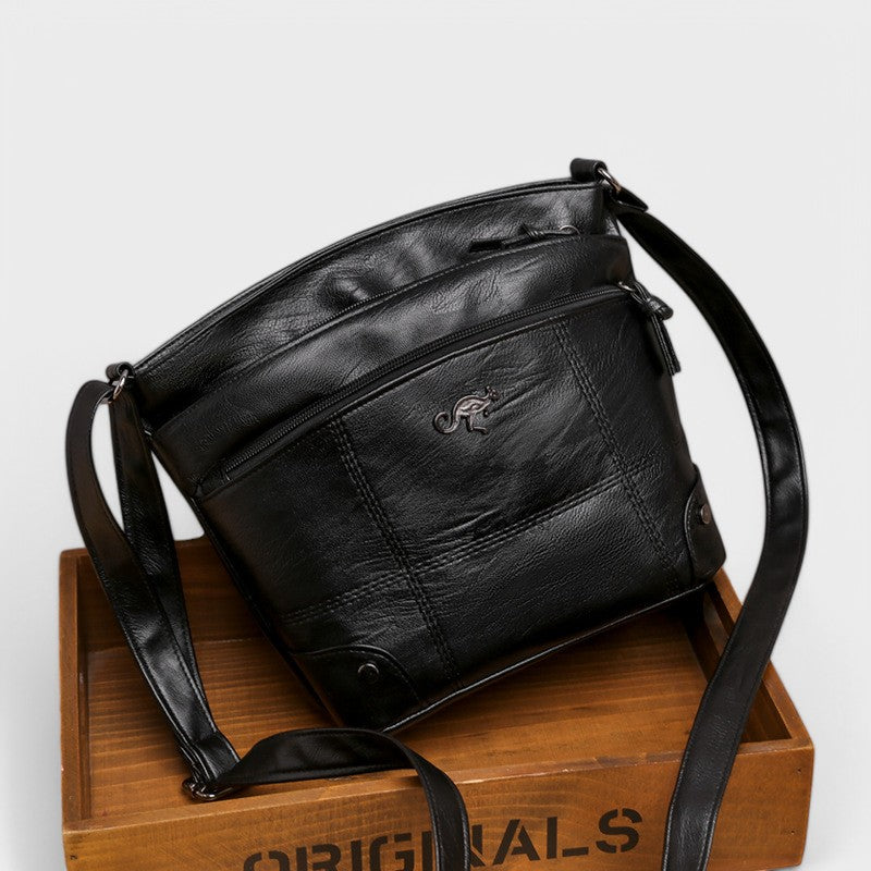 Nora. - Lässige Umhängetasche mit Steppnähten